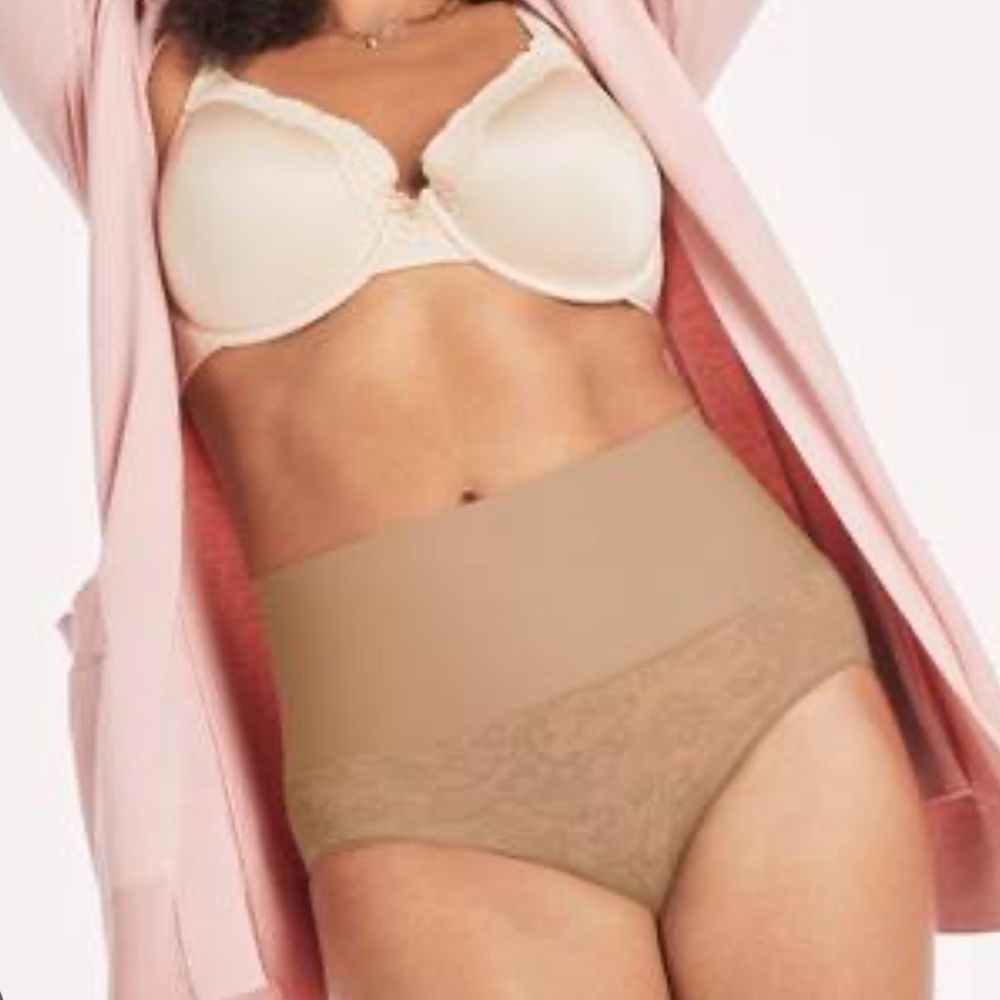 NWT Maidenform shaping panty plus size